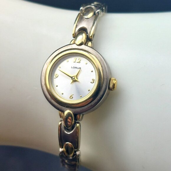Lorus women’s two-tone quartz watch LR0424 new battery works 5.75" - Picture 3 of 5